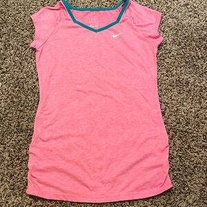 Nike girls Pink dri Fit Athletic T-Shirt v neck & green trim w sides ruched SZ M